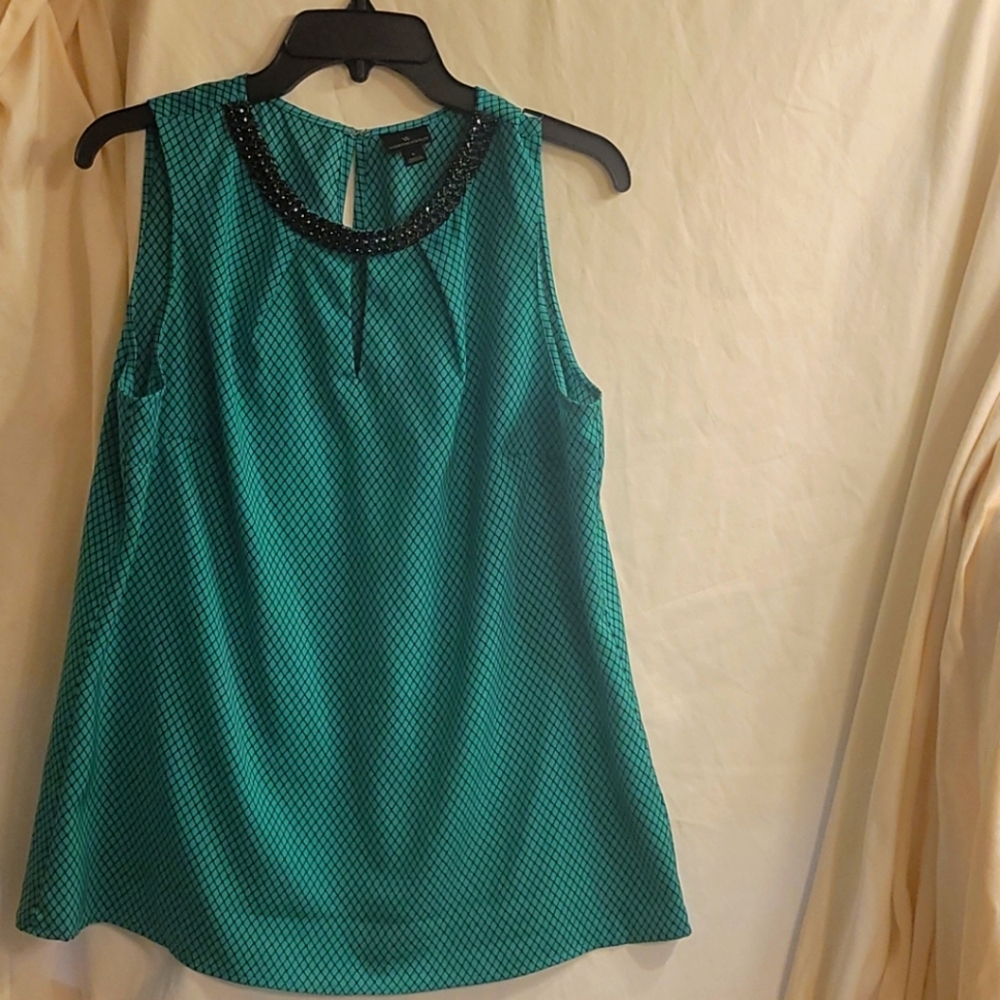 EUC! Worthington jewel neck top